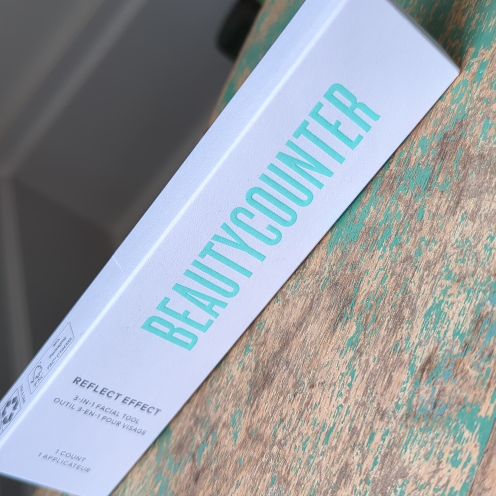 Beautycounter I BRAND NEW IN BOX Reflect Effect 3-in-1 Facial Tool - Picture 4 of 11